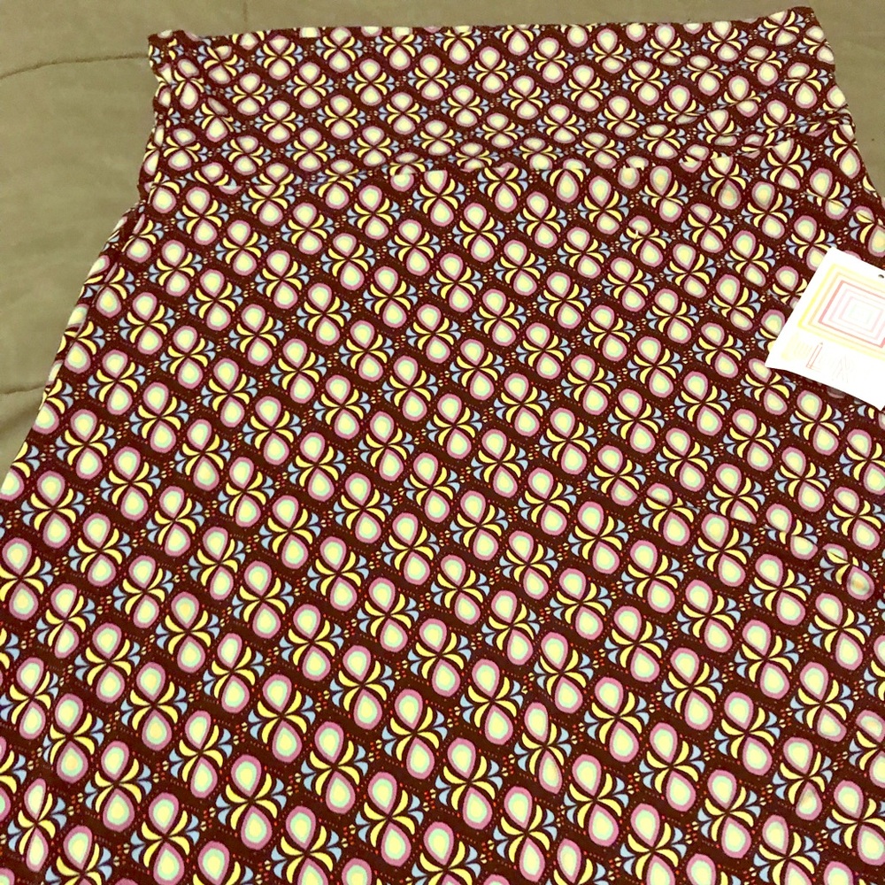 Midi skirt 🌺🌺🌺🌺🌺🌺🌺💕